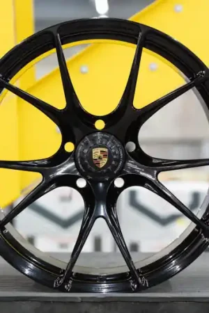 Luxury Vossen X Champion RS74 22X12.5 / ET68 / Gloss Black Wheel / Centerlock / 911 Turbo 992 - Rear