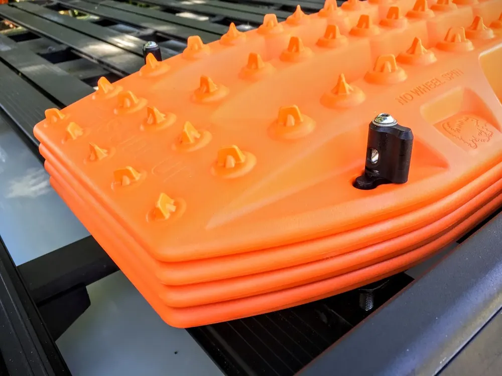 MaxTrax MAXTRAX Mounting Pin Set Premium