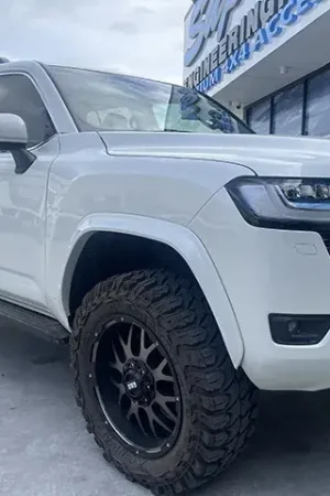 Exclusive Superior Engineering 35mm Wheel Arch Flares excl GR Sport - Kit (LandCruiser 300 Series)